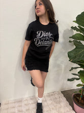 Load image into Gallery viewer, Dios Por Delante TShirt-Silver